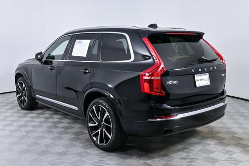 Onyx Black Metallic 2024 Volvo XC90 B6 Ultimate Bright Theme 7-Seater
