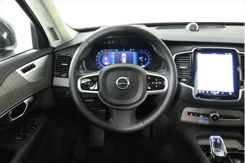 2023 Volvo XC90 B6 Ultimate 7-Seater