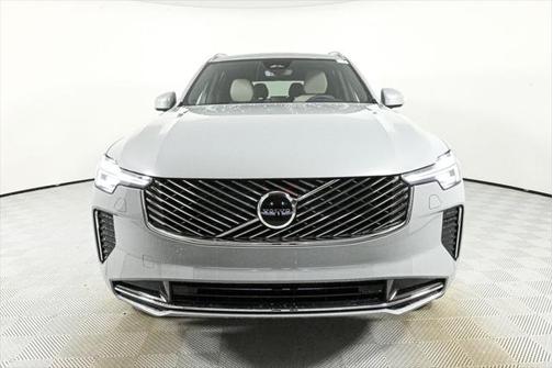 2025 Volvo XC90 B6 Core