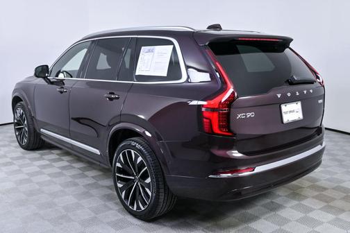 2025 Volvo XC90 B5 Plus 7-Seater
