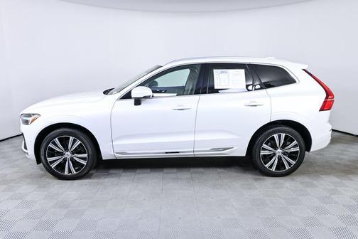 Crystal White Metallic 2023 Volvo XC60 B5 Plus Bright Theme