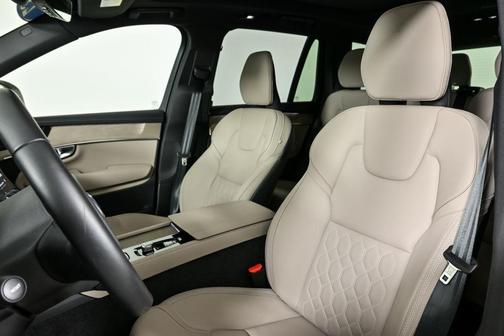 2025 Volvo XC90 B6 Plus 7-Seater