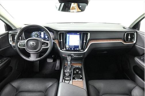 2021 Volvo S60 T5 Momentum