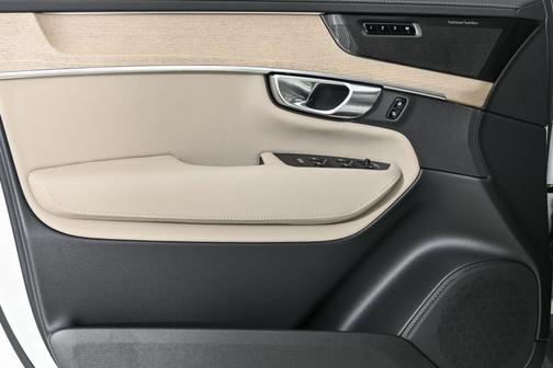 2026 Volvo XC90 B6 Ultra 7-Seater