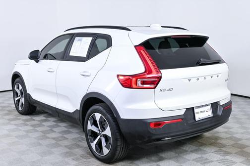 Crystal White Pearl 2025 Volvo XC40 B5 Plus Dark Theme
