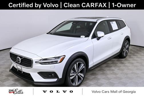 2025 Volvo V60 Cross Country B5 Plus