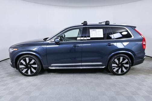 2024 Volvo XC90 Recharge Plug-In Hybrid T8 Ultimate Bright Theme 7-Seater