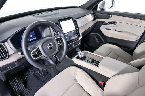 2025 Volvo XC90 B5 Plus 7-Seater