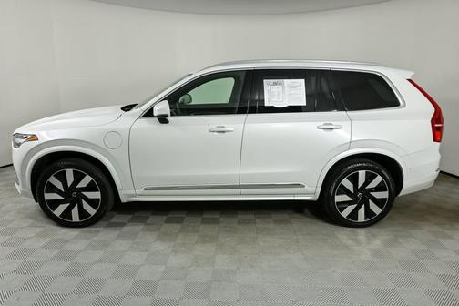 2023 Volvo XC90 Recharge Plug-In Hybrid T8 Ultimate Bright Theme 7-Seater