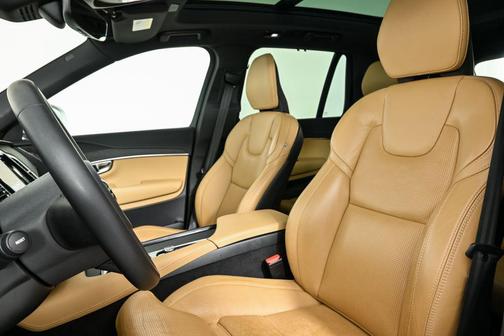 2023 Volvo XC90 Recharge Plug-In Hybrid T8 Ultimate Bright Theme 7-Seater