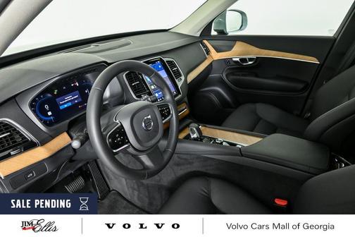 2024 Volvo XC90 B6 Plus Bright Theme 7-Seater