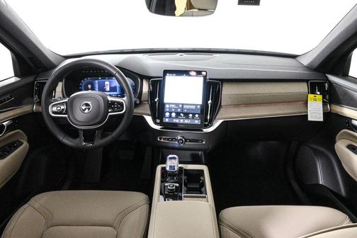 2025 Volvo XC90 B6 Core