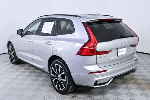 2025 Volvo XC60 B5 Plus
