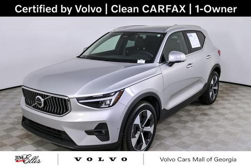 2025 Volvo XC40 B5 Plus Bright Theme