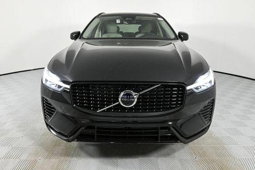 2025 Volvo XC60 Plug-In Hybrid Plus