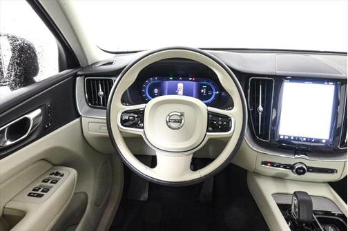 2025 Volvo XC60 Plug-In Hybrid T8 Plus