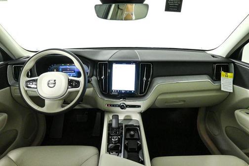 2025 Volvo XC60 Plug-In Hybrid Plus