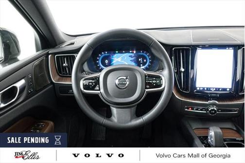 2024 Volvo XC60 B5 Plus Dark Theme