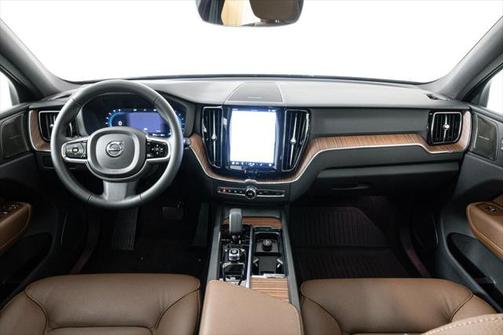 2024 Volvo XC60 B5 Plus Dark Theme