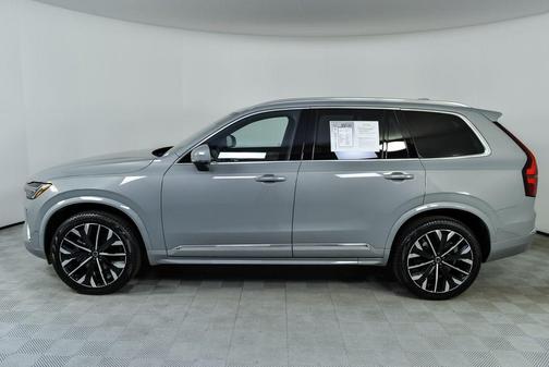 2025 Volvo XC90 B6 Plus 7-Seater