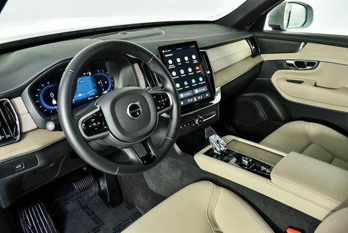 2025 Volvo XC90 B6 Plus 7-Seater