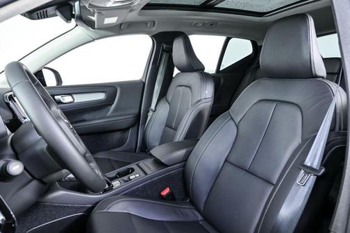 2026 Volvo XC40 B5 Core