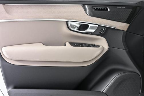 2026 Volvo XC90 B6 Plus 6-Seater