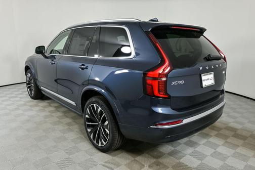 2026 Volvo XC90 B6 Ultra 7-Seater