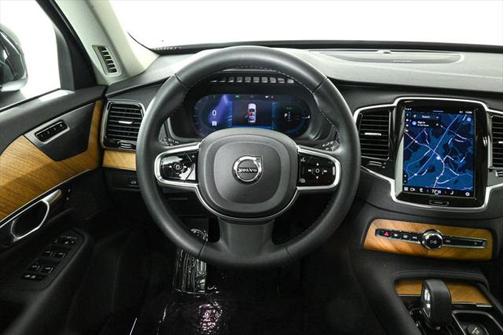 2023 Volvo XC90 Recharge Plug-In Hybrid T8 Plus 6-Seater