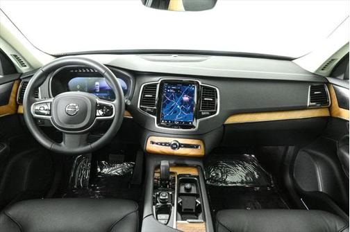 2023 Volvo XC90 Recharge Plug-In Hybrid T8 Plus 6-Seater