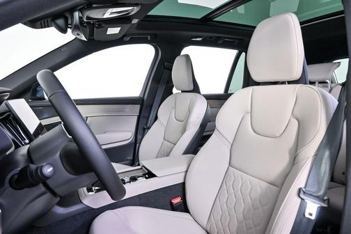 2026 Volvo XC90 B6 Plus 7-Seater