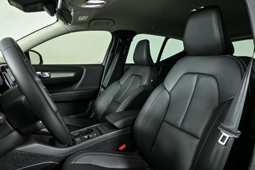 2026 Volvo XC40 B5 Core