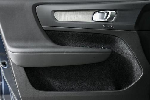 2026 Volvo XC40 B5 Core