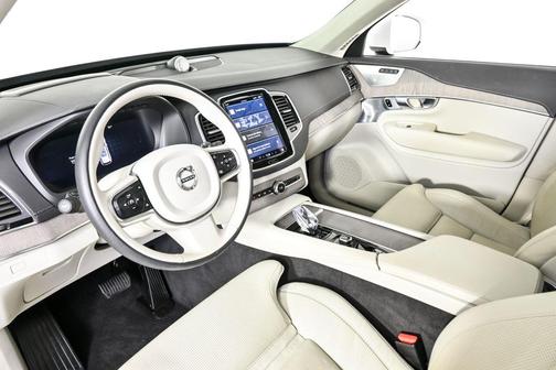 2024 Volvo XC90 B6 Ultimate Bright Theme 6-Seater
