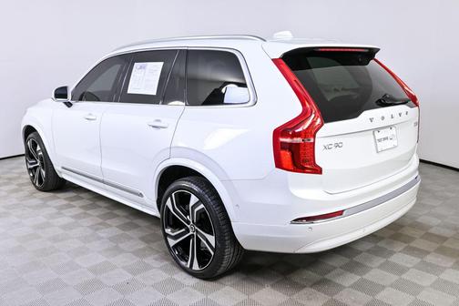 2024 Volvo XC90 B6 Ultimate Bright Theme 6-Seater