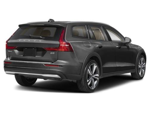 2024 Volvo V60 Cross Country B5 Ultimate
