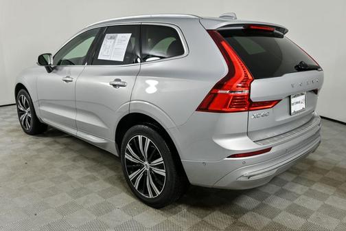 2023 Volvo XC60 B5 Plus Bright Theme