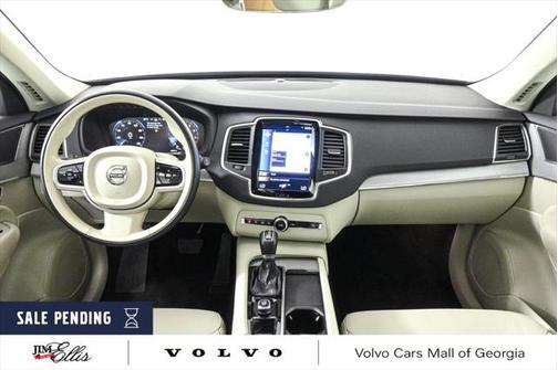 2022 Volvo XC90 T5 Momentum