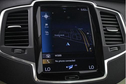 2022 Volvo XC90 T5 Momentum