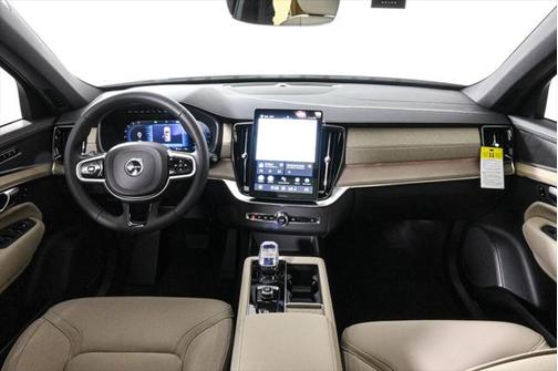 2025 Volvo XC90 B6 Core