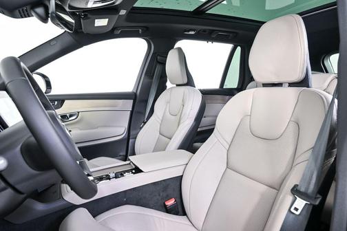 2026 Volvo XC90 Ultra Dark Theme, B6 AWD Gas (mild hybrid), Gasoline, 7 Seats