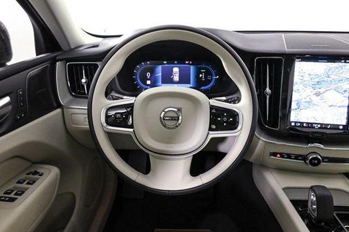 2025 Volvo XC60 Plug-In Hybrid Plus