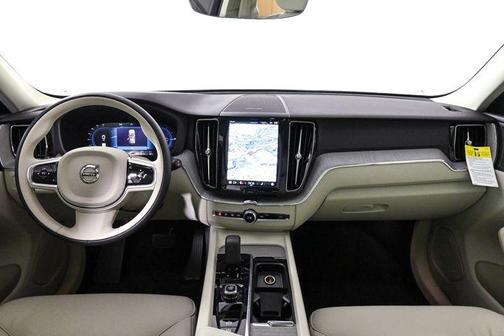2025 Volvo XC60 Plug-In Hybrid Plus