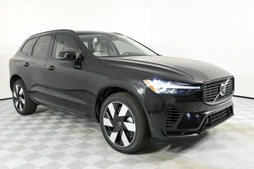 2025 Volvo XC60 Plug-In Hybrid Plus