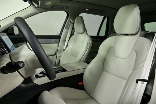2026 Volvo XC90 B6 Ultra 7-Seater