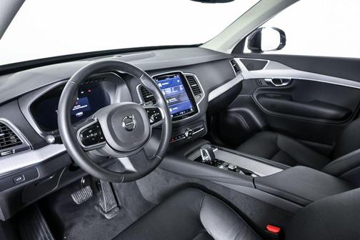 Onyx Black Metallic 2025 Volvo XC90 B5 Core