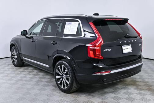 Onyx Black Metallic 2025 Volvo XC90 B5 Core