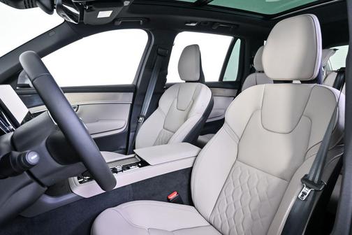 Vapour Grey Metallic 2026 Volvo XC90 Plus, B6 AWD Gas (mild hybrid), Gasoline, Bright, 7 Seats