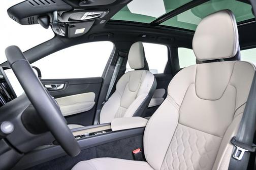 Mulberry Metallic 2026 Volvo XC60 B5 Plus