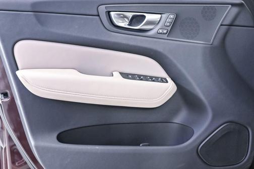 Mulberry Metallic 2026 Volvo XC60 B5 Plus